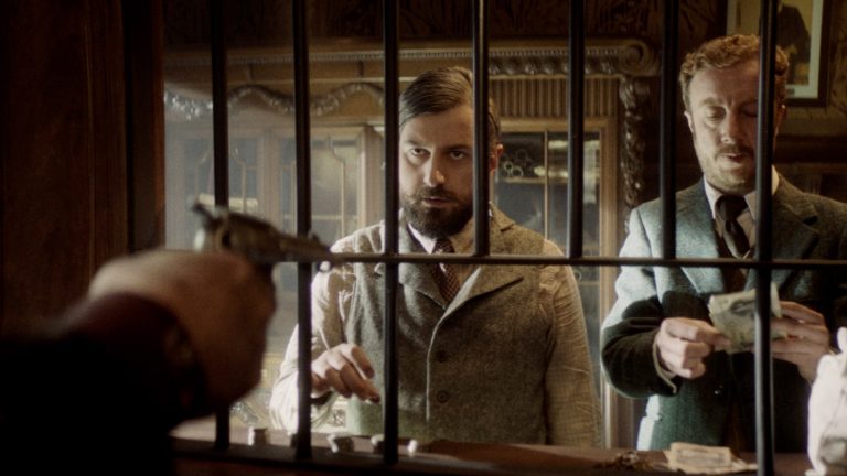 JvM & Myra gehen in der IT-Security Kampagne auf eine waghalsige Zeitreise.