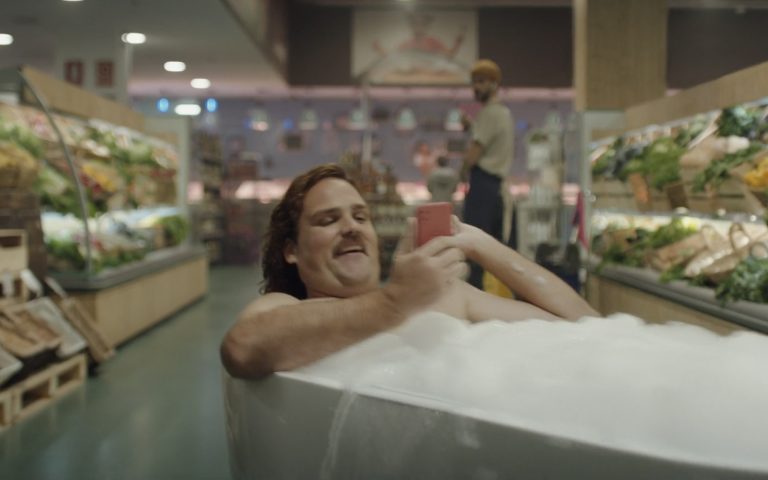 INGO Hamburg lässt in paneuropäischer Kampagne für Delivery Hero Kund:innen durch die Nachbarschaft sausen.