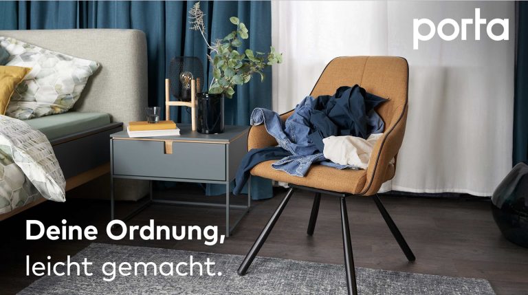 Keine Ordnung? Kein Problem! Das Möbelhaus porta und Jung von Matt SPREE zeigen Verständnis für das Chaos im Schlafzimmer. Und Lösungen.