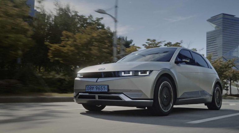 Hyundai und JvM SPREE erzählen die Geschichte des besten Autos der Welt.