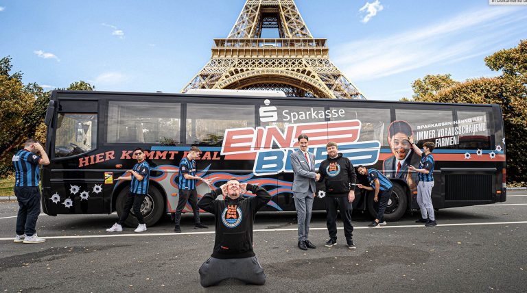 Erster E-Sport-Mannschaftsbus: Sparkassen und Eintracht Spandau gehen gemeinsam auf Tour.