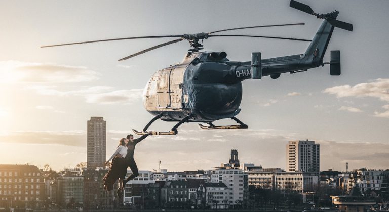 Ein Livestunt in 70 Meter Höhe und Multimillionen Views: Pringles, Maul_Cosplay und Jung von Matt NERD feiern 85 Jahre Superman.