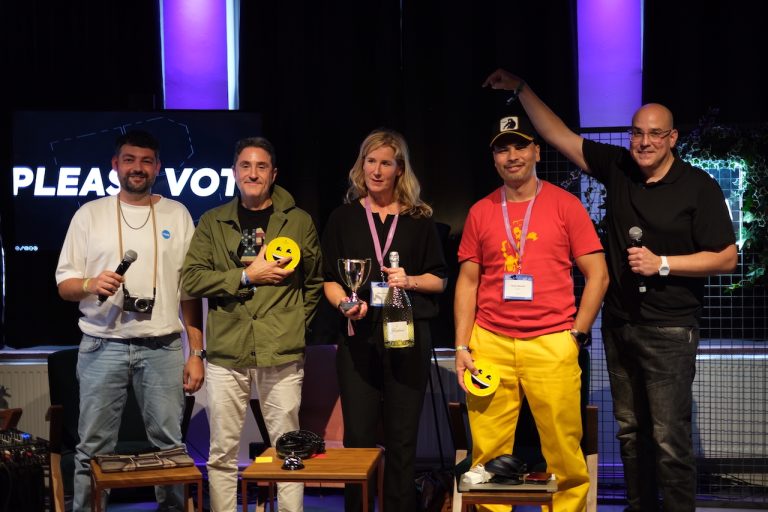 häppy zeichnet Milena Fessmann beim Reeperbahn Festival 2023 aus.