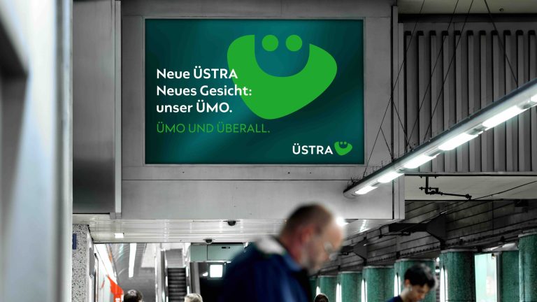 Aus drei mach eins: Jung von Matt BRAND IDENTITY geben dem Nahverkehr in Hannover ein neues Gesicht.