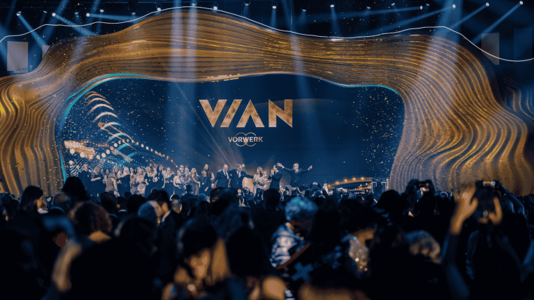 PIONEERS LIVE inszeniert VIAN 2025 für Vorwerk International – ein strahlendes Erlebnis in Sevilla