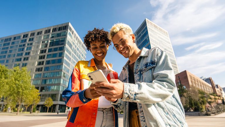 51 Prozent der GenZ nehmen Werbung täglich viel oder sehr viel wahr