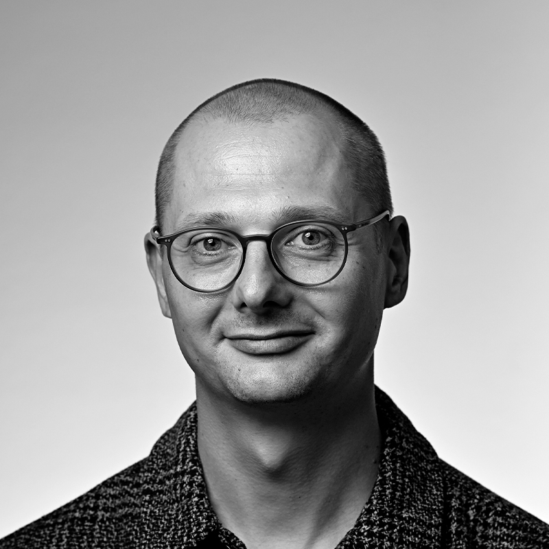 <strong>Thomas Knuewer</strong>