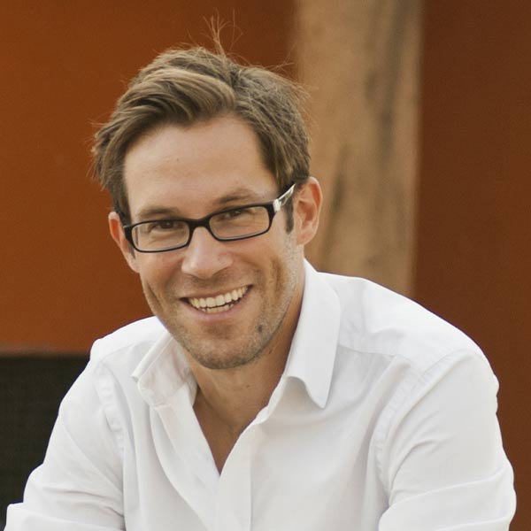<strong><strong><strong><strong>Jörg Lüsebrink</strong></strong></strong></strong>