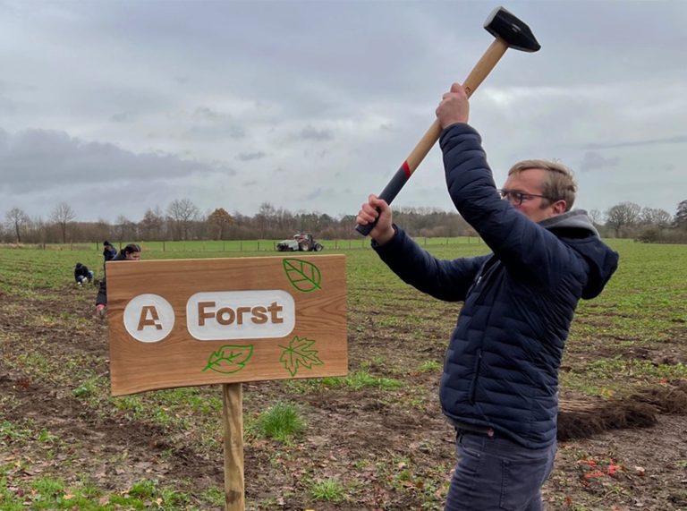 Achtung! kauft weitere 6 Hektar Land und vergrößert den Achtung! Forst