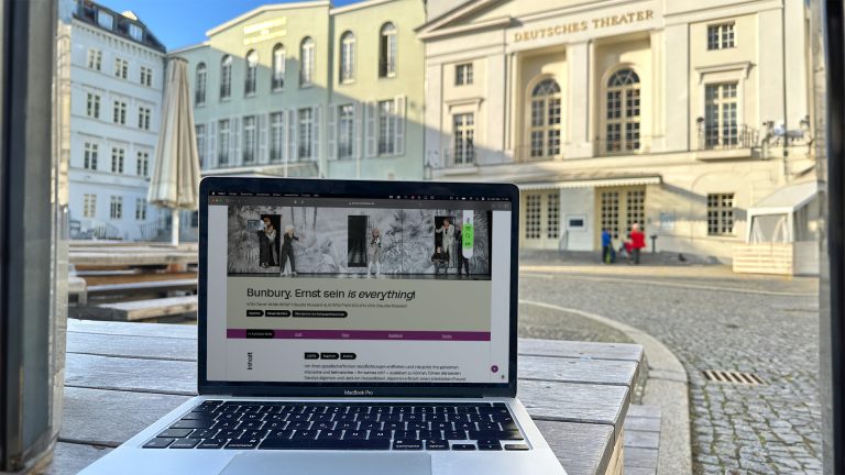 Ab ins Theater